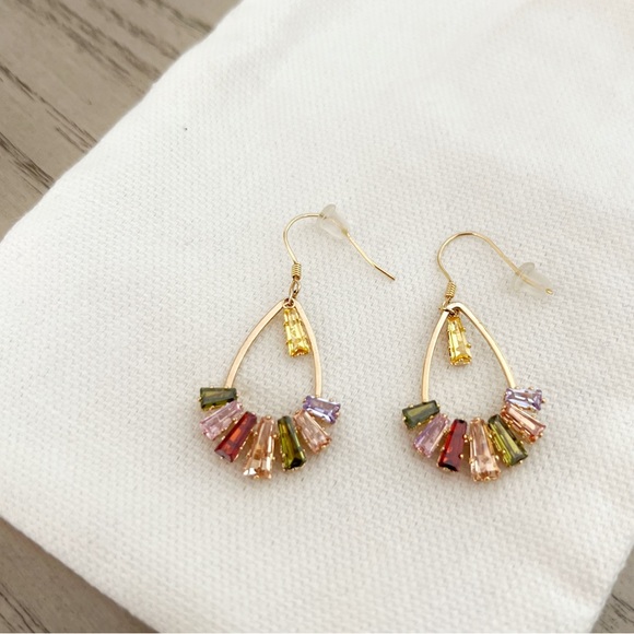 Multi colored teardrop dangle earrings - Picture 2 of 3